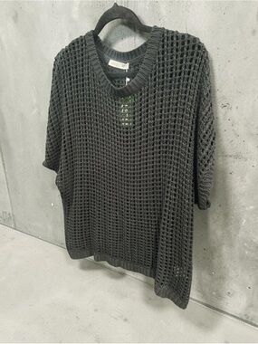 NWT | UEU | Open-Knit Black Short Sleeve Top | Size Med